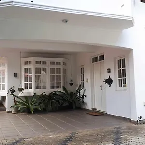 Jal,min Bed and breakfast Kandy