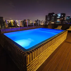 Alex 4*, Caracas Vénézuela